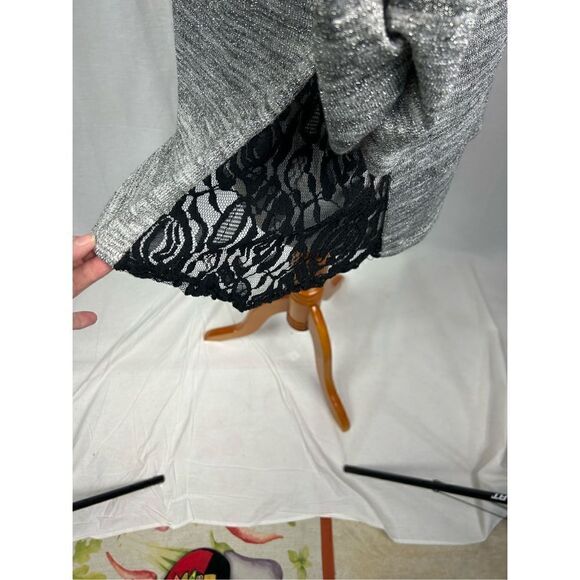 IZ Byer silver metallic 3/4 length sleeves shirt. - Picture 3 of 8